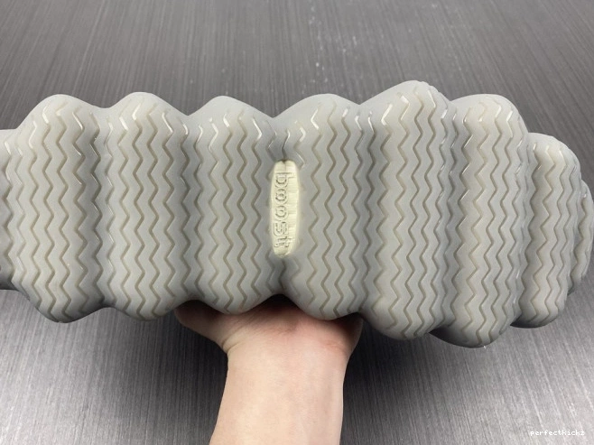 400 ADIDAS YEEZY H68033 0820